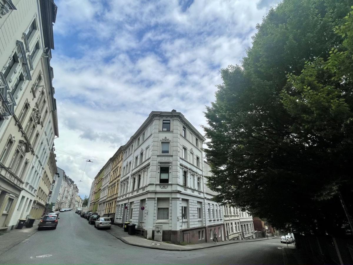 Nostalgie Apartment - 3 Zimmer, 5 Betten, 7 Personen, Kontaktloses Einchecken, Netflix Wuppertal Exteriér fotografie